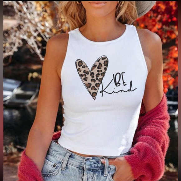 Tops - White leopard heart be kind print cropped tank top
